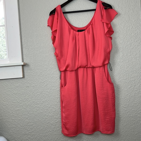 City Triangles Dresses & Skirts - SOLD City Triangles Coral Mini Dress Pockets Flutter Open Sleeves Flowy Large